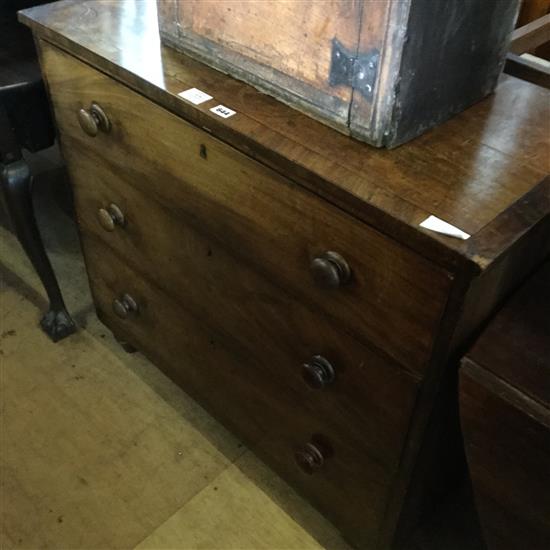 Georgian mahogany 3-drawer chest of drawers(-)